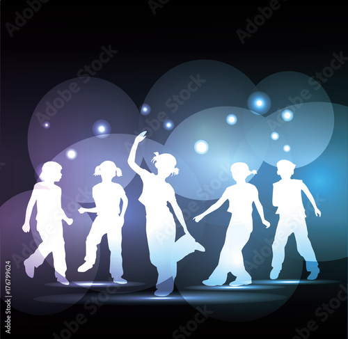 ダンスする子供たち