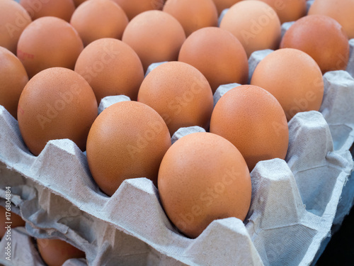Braune Hühnereier - Freilandhaltung - Eierschachteln