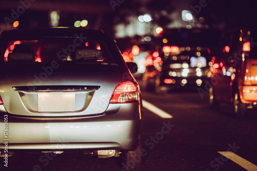夜の道路 交通イメージ