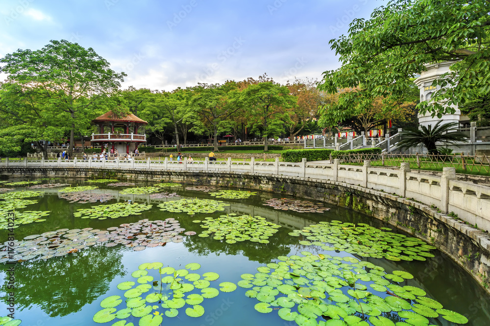 Fototapeta premium China 's Xiamen Nan Putuo Temple
