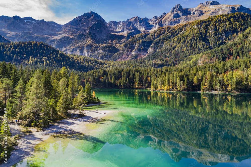 Fototapeta premium Lago di Tovel in Trentino Alto Adige