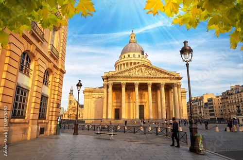 Pantheon In Latin Quartier, Paris France © twindesigner