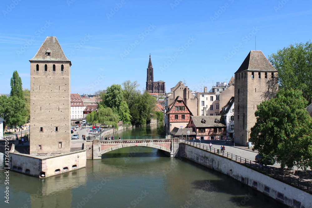 Pont couvert, cathédrale et petite France de strasbourg