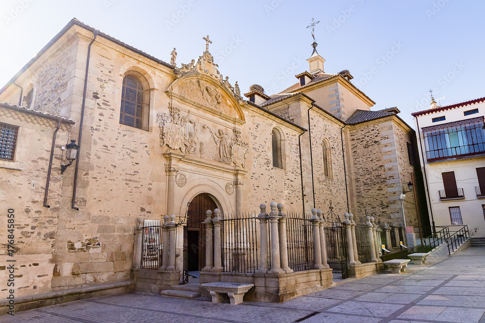 convent of carmelitas descalzas in Alba de Torme were St. Teresa de ávila (Santa Teresa de Jesús) died and is Burried in one of the convents that she fonunded