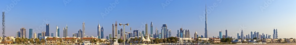 Dubai Skyline von Meerseite
