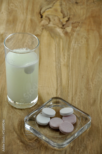 effervescent vitamins enrich the body with vitamins, quench thirst photo