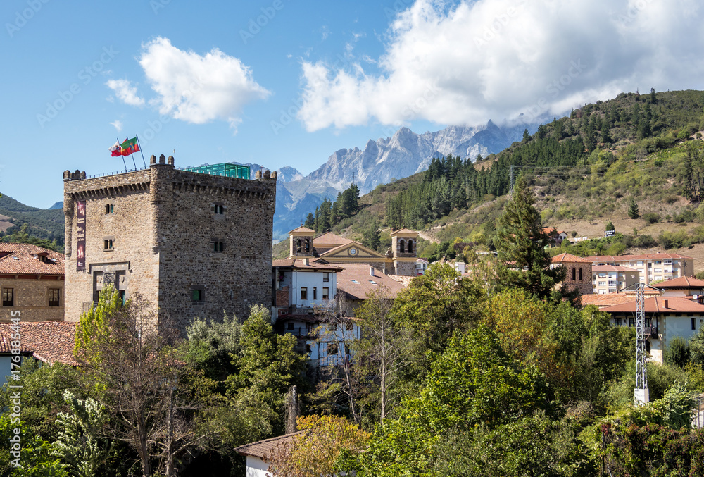 Spanien - Kantabrien - Potes in den Picos de Europa - Torre del Infantado