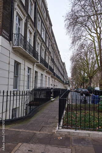 Typical pathway along a long building in London, here Sussex Gardens