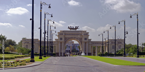 View of the main entry gate to the Zabeel Palac of Sheikh Mohammad bin Rashid al Maktoum, Dubai City, United Arab Emirates