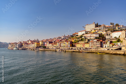 Fototapeta Naklejka Na Ścianę i Meble -  VIew of Ribeira neighborhood and river Duero in Porto, Portugal