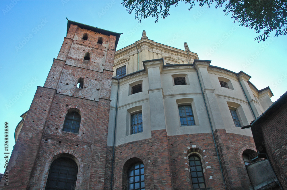 Milano, la Basilica di San Lorenzo Maggiore