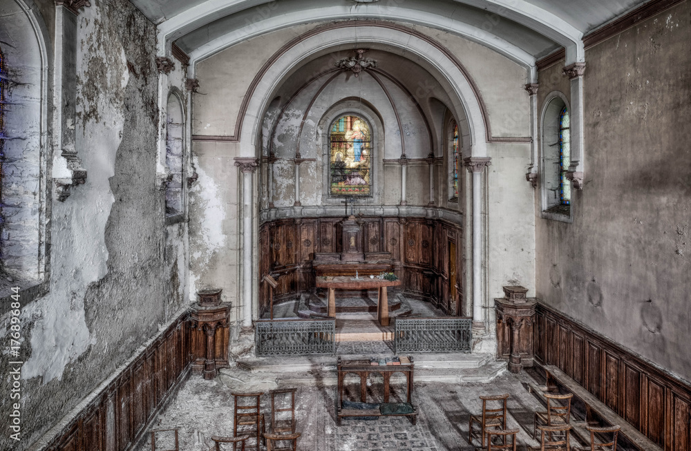 Fototapeta premium Verlassene dämonische Kapelle