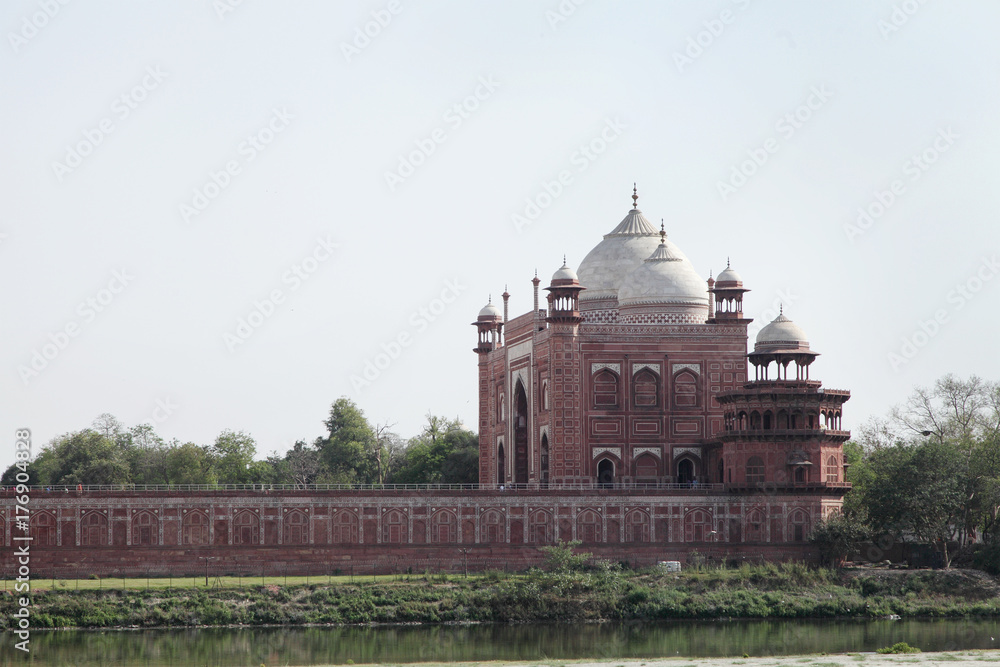 Mosque in Taj Mahal complex, a view from Mehtab bagh