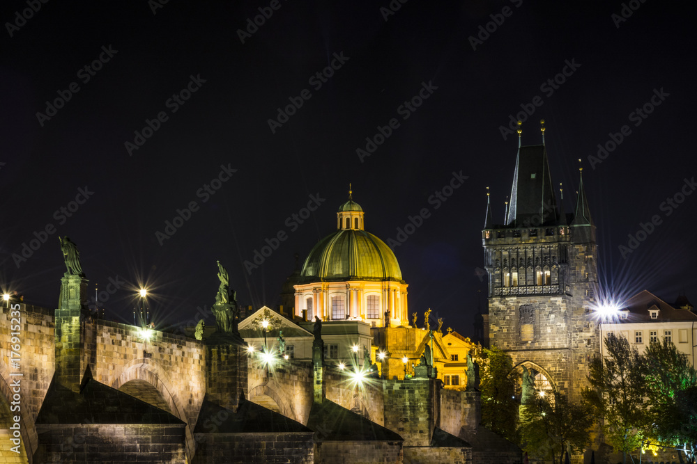 Naklejka premium St. Vitus Cathedral in the capital city of Czech republic, Prague. Night view on czech landmark.