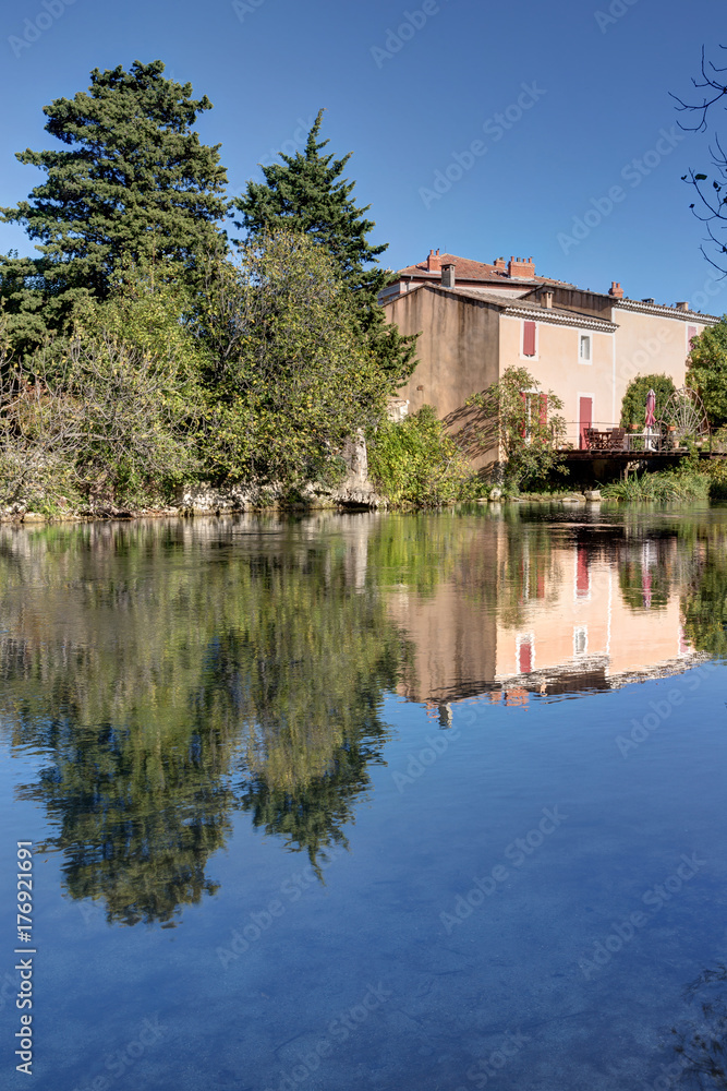 Les bords de la Sorgue - Le Thor - Vaucluse Les bords de la Sorgue - Le Thor - Vaucluse