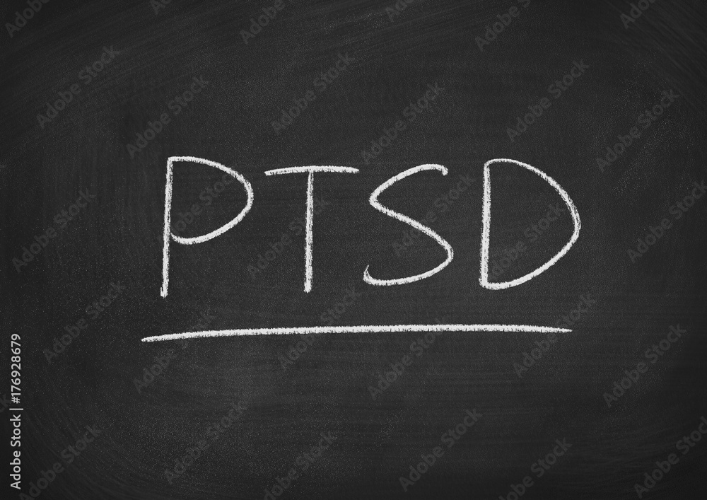 Obraz premium ptsd concept word on a blackboard background