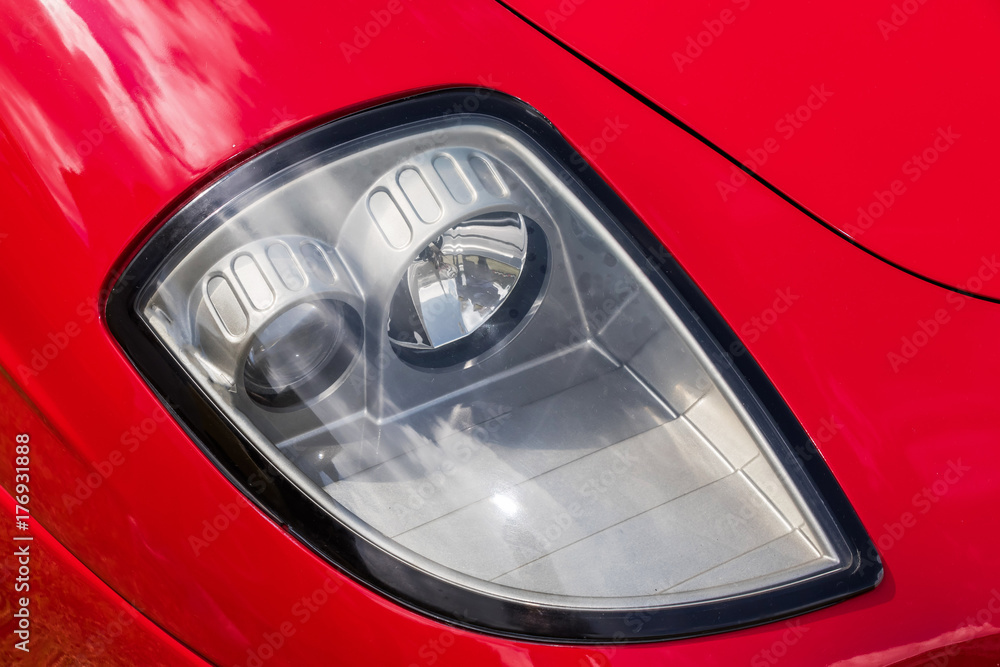 自動車のヘッドライト　Car headlight, headlamp