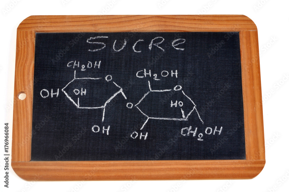 Formule chimique du sucre écrite sur une ardoise Formule chimique du sucre écrite sur une ardoise