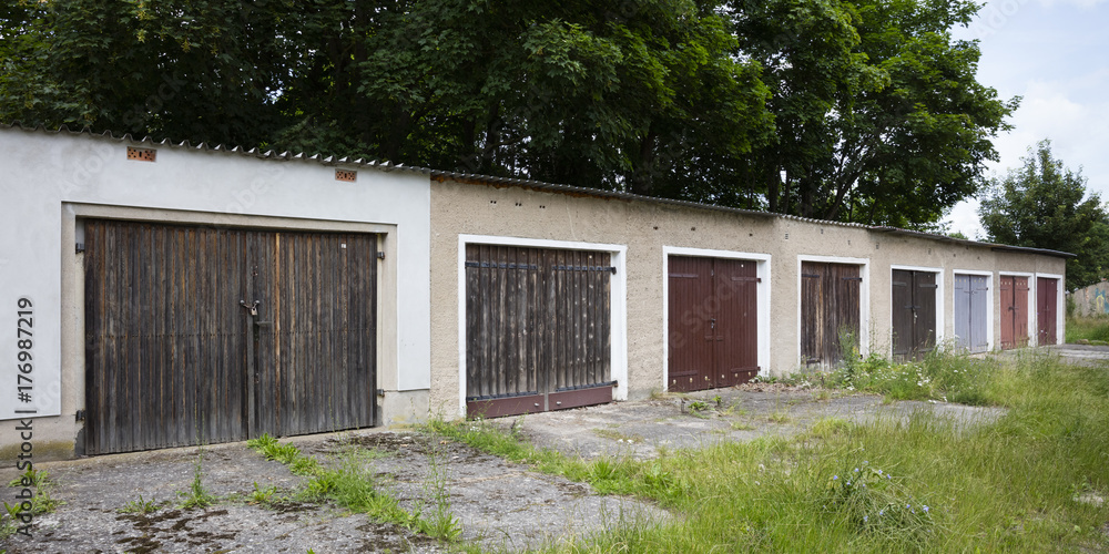 Alte Garagen, Mecklenburg-Vorpommern, Deutschland, Europa