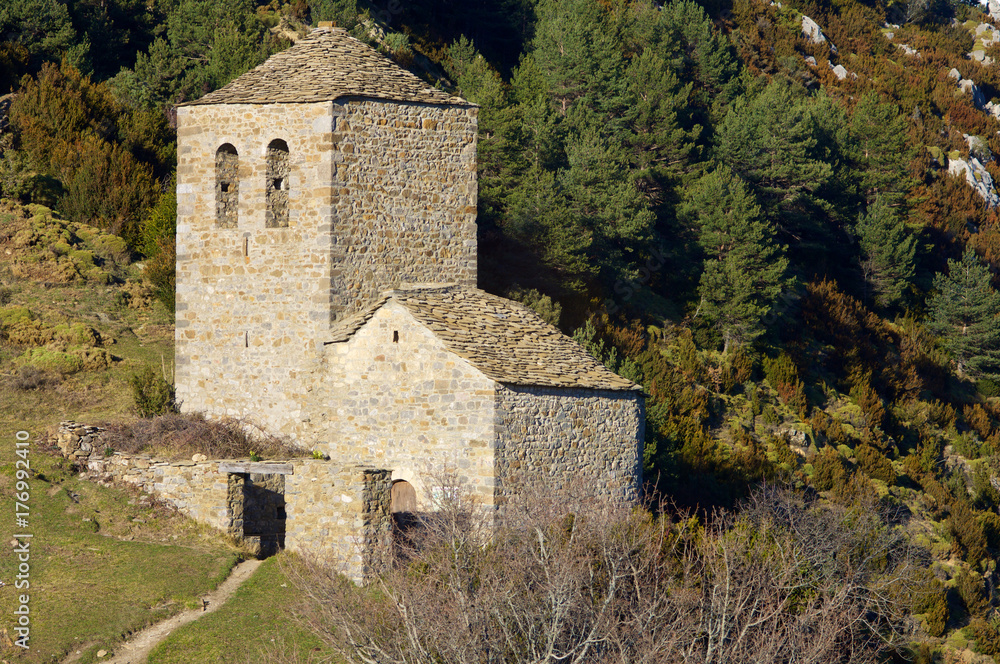 Fototapeta premium Fajanillas Hermitage in Pyrenees