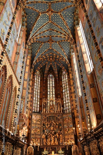                                                                            Poland St. Mary s Basilica Krak  w old town World Heritage ko  ci     Mariacki Polska