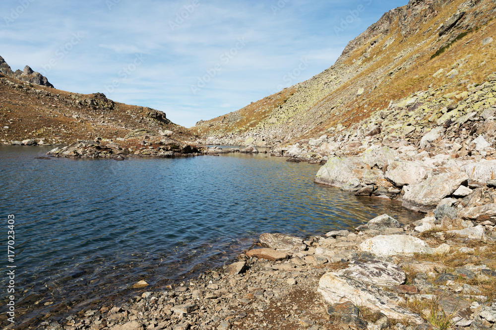 Fototapeta premium landscape of a high mountain lake at day
