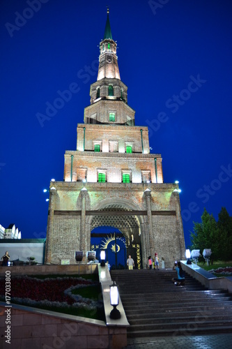 башня
