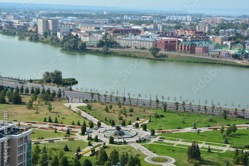город