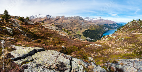 Marmorera und Bergkulisse im Graubünden, Schweiz