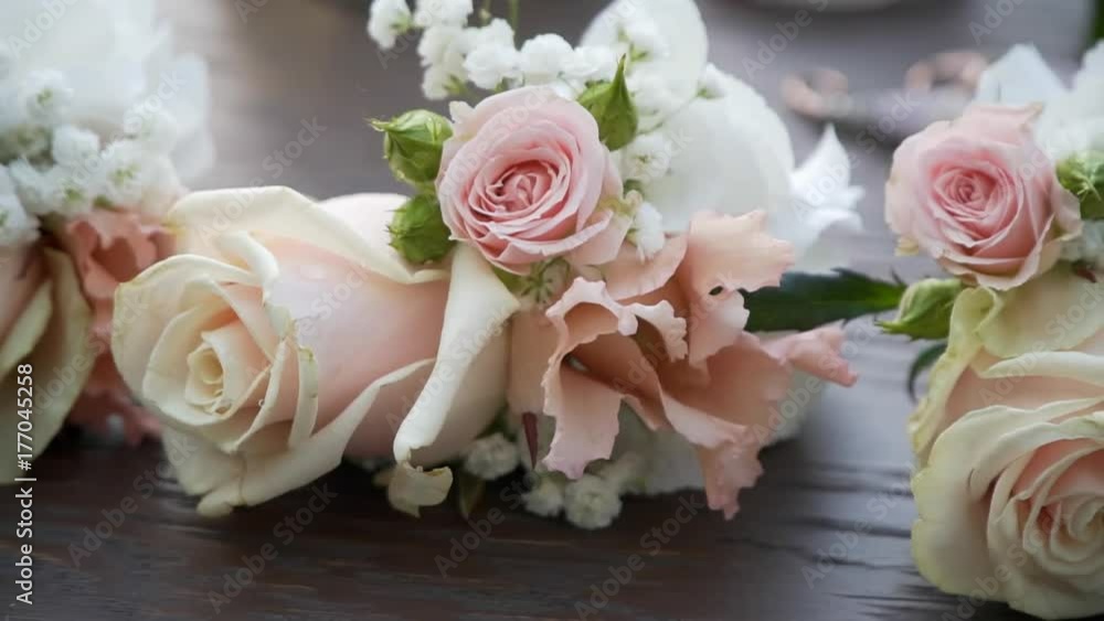beautiful wedding boutonnieres on the Board. beautiful wedding boutonnieres on the Board.