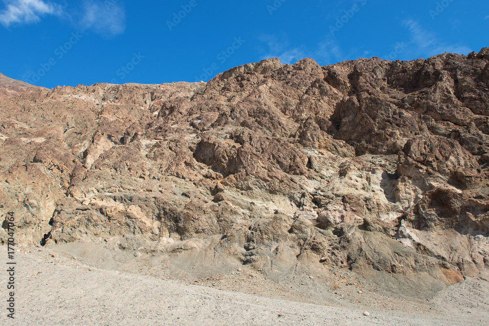 Death Valley National Park: Mountain with little sign 