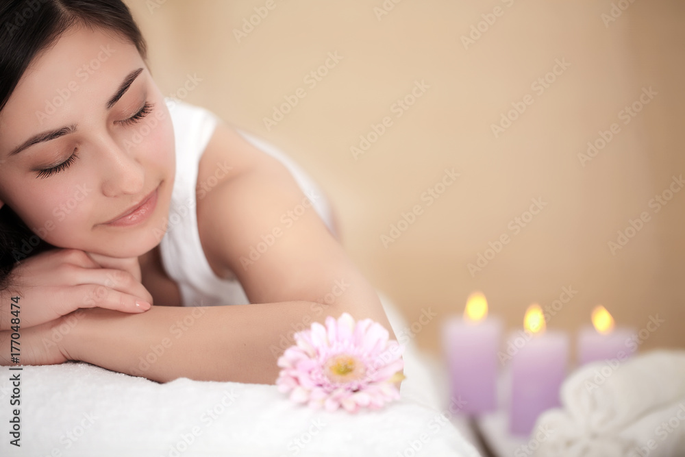 Spa Massage For Woman. Therapist Massaging Female Body With Aromatherapy Oil. Beautiful Healthy Happy Girl Relaxing Back Massage At Beauty Salon Outdoors. Skin Care Treatment, Health And Relaxation Spa Massage For Woman. Therapist Massaging Female Body With Aromatherapy Oil. Beautiful Healthy Happy Girl Relaxing Back Massage At Beauty Salon Outdoors. Skin Care Treatment, Health And Relaxation