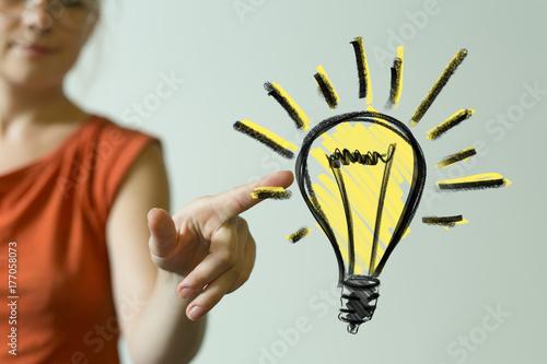 idee – junge frau