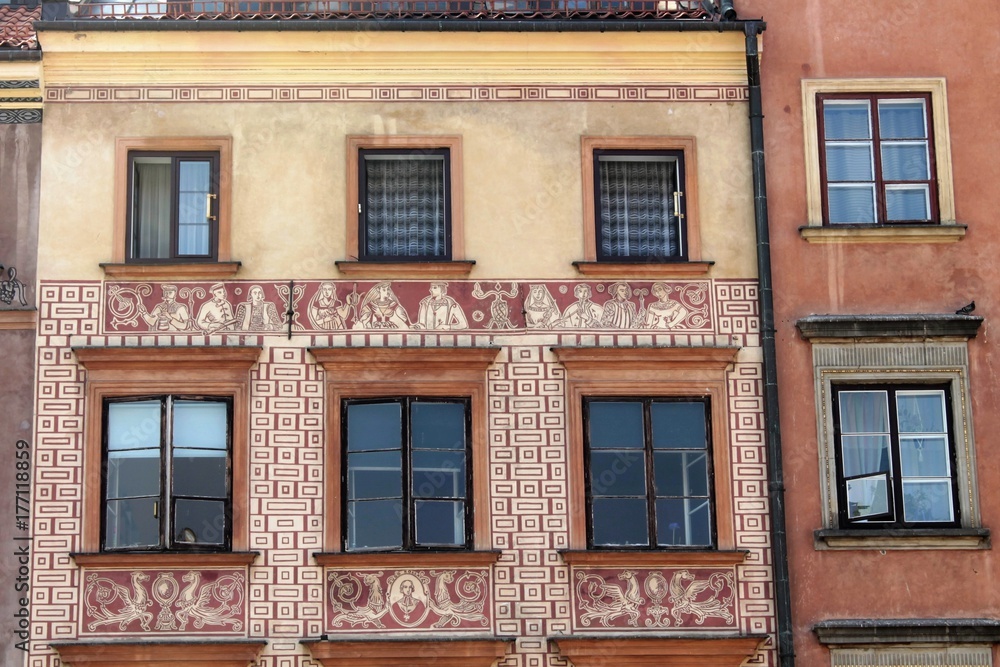 Casas de colores con retratos