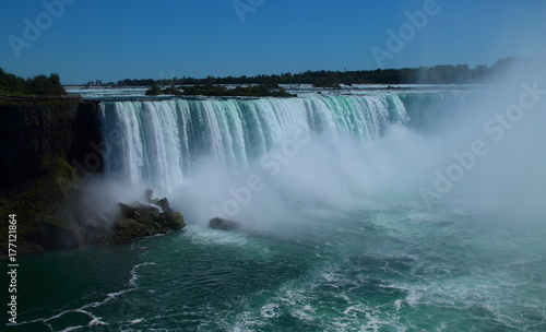 Fototapeta Naklejka Na Ścianę i Meble -  chutes du Niagara
