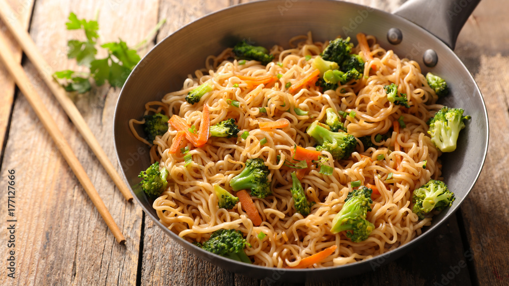 fried noodles with broccoli and carrot fried noodles with broccoli and carrot