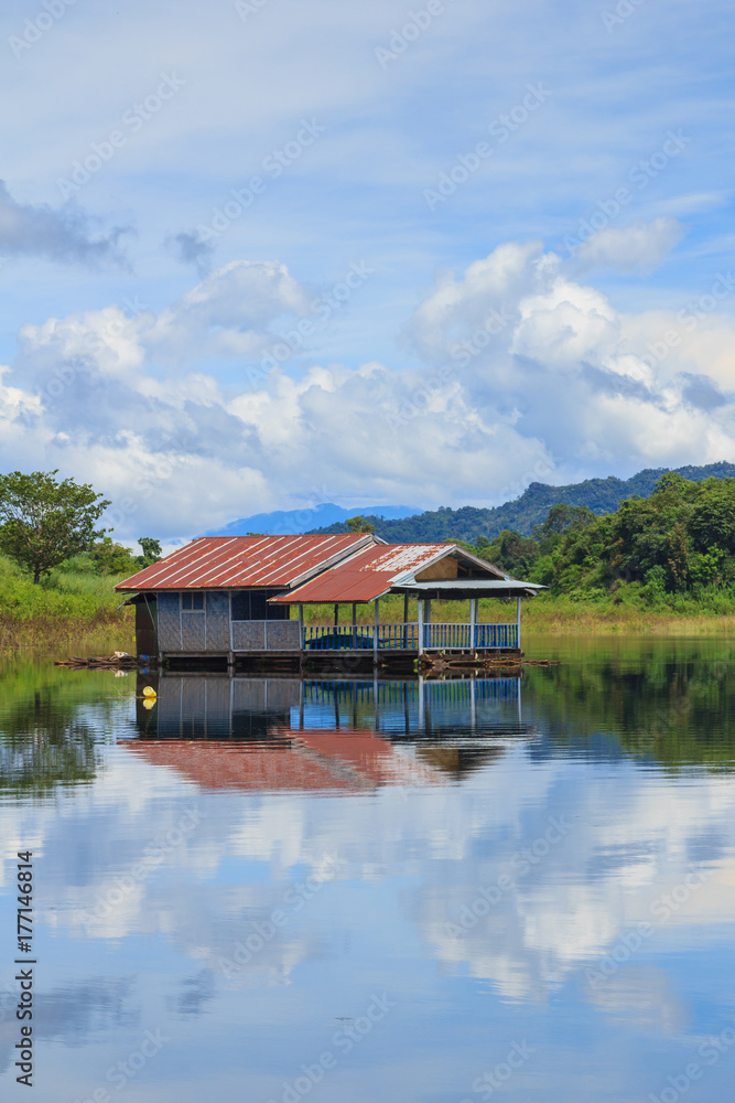 Obraz premium Floating house