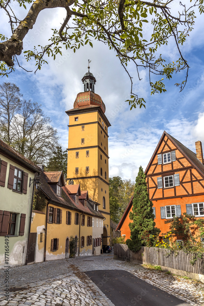 Historische Altstadt von Dinkelsbühl mit Segringer Tor