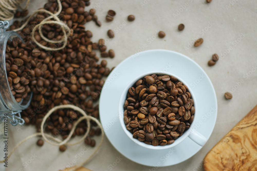 Fototapeta premium Coffee cup and beans brewing