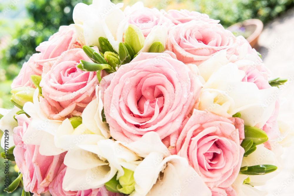 Wedding bouquets with beautiful roses Wedding bouquets with beautiful roses