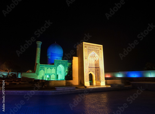 Canvas Print panoramic view of the mausoleum of Amir Timur in the night