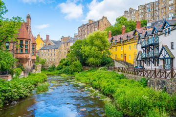 Fototapete Europa Dean Village in Edinburgh am Nachmittag  © e55evu