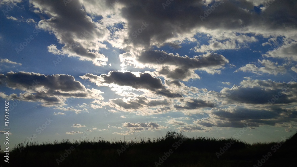 sole dietro le nuvole sole dietro le nuvole