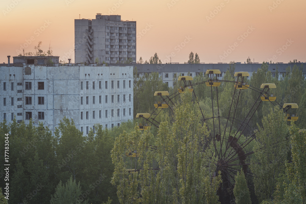 Obraz premium Chernobyl by Night