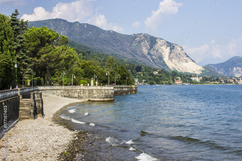 Obraz premium Views of Lago Maggiore from the town of Stresa in northern Italy