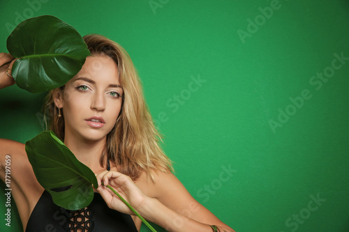 Beautiful young woman posin...