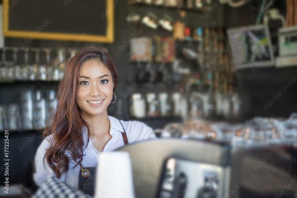 Asian women Barista smiling and using coffee machine in coffee shop counter - Working woman small business owner food and drink cafe concept Asian women Barista smiling and using coffee machine in coffee shop counter - Working woman small business owner food and drink cafe concept
