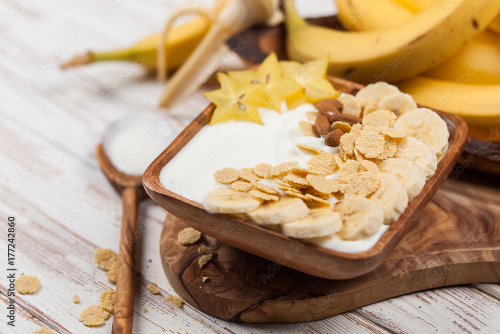 Banana yoghurt with seeds and cornflakes Banana yoghurt with seeds and cornflakes