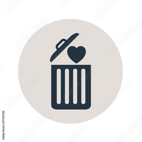 Icono plano corazon en basura en circulo gris