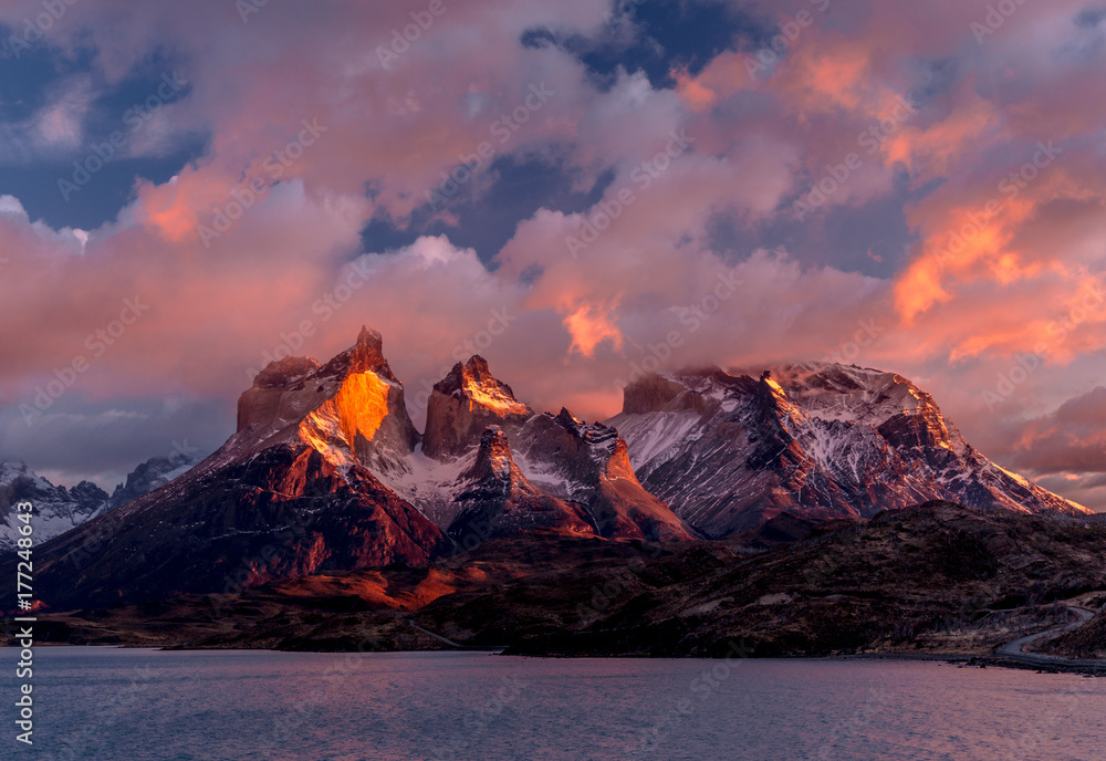 Sunrise  Cuernos Patagonia